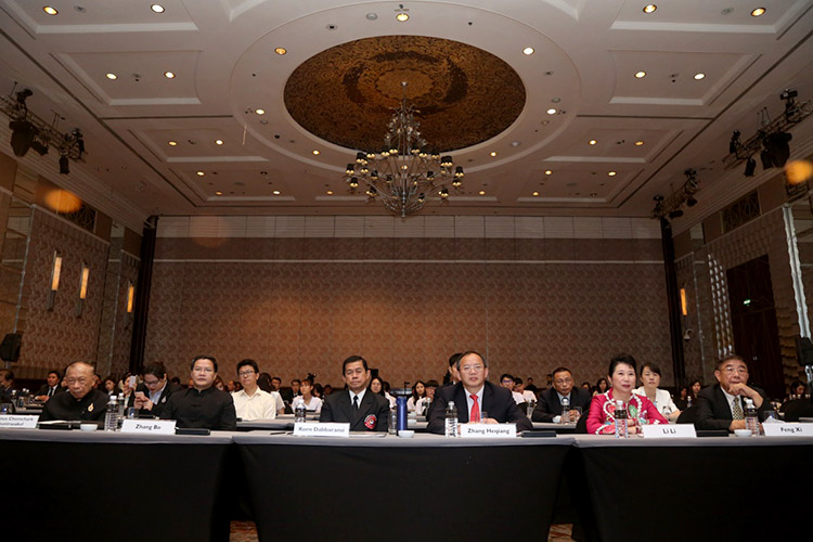 风险久久久久久亚洲精品影院