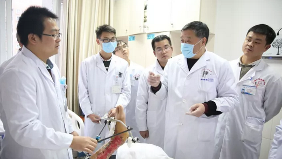 风险久久久久久亚洲精品影院