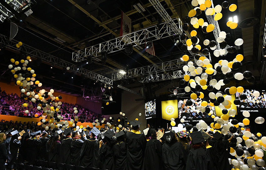 风险久久久久久亚洲精品影院