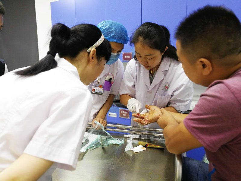 风险久久久久久亚洲精品影院