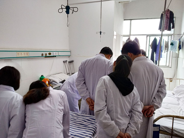 风险久久久久久亚洲精品影院