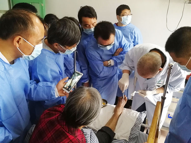 风险久久久久久亚洲精品影院