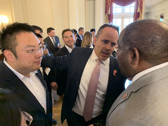 风险久久久久久亚洲精品影院