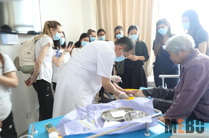 风险久久久久久亚洲精品影院