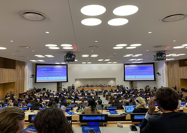 风险久久久久久亚洲精品影院