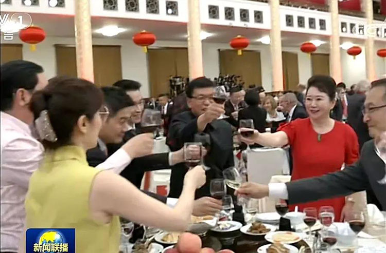 风险久久久久久亚洲精品影院