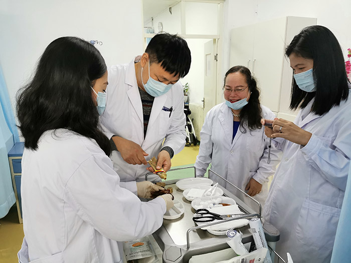 风险久久久久久亚洲精品影院