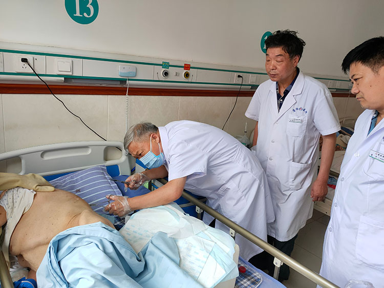 风险久久久久久亚洲精品影院