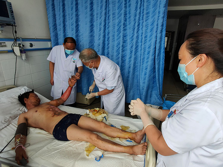 风险久久久久久亚洲精品影院