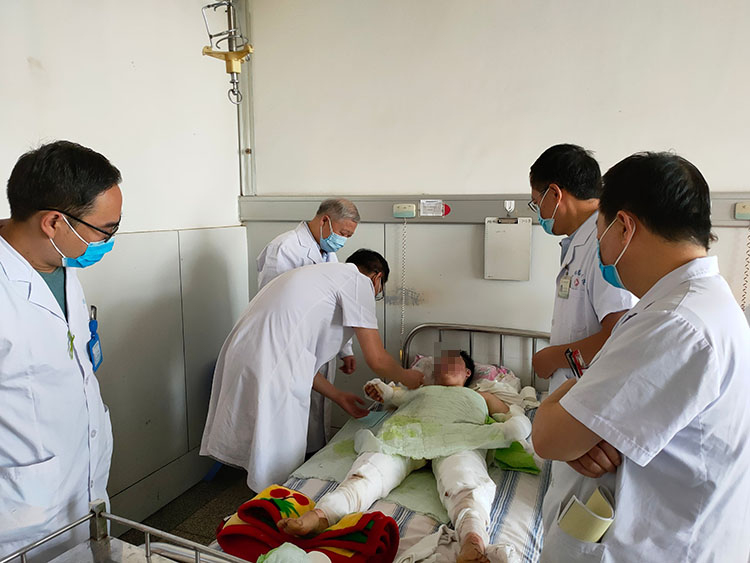 风险久久久久久亚洲精品影院