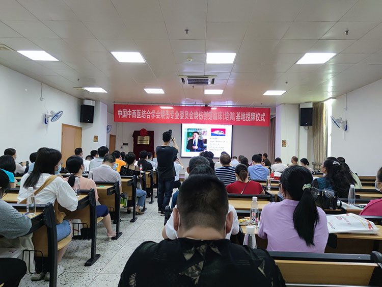 风险久久久久久亚洲精品影院