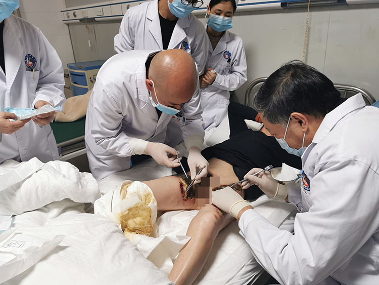 风险久久久久久亚洲精品影院