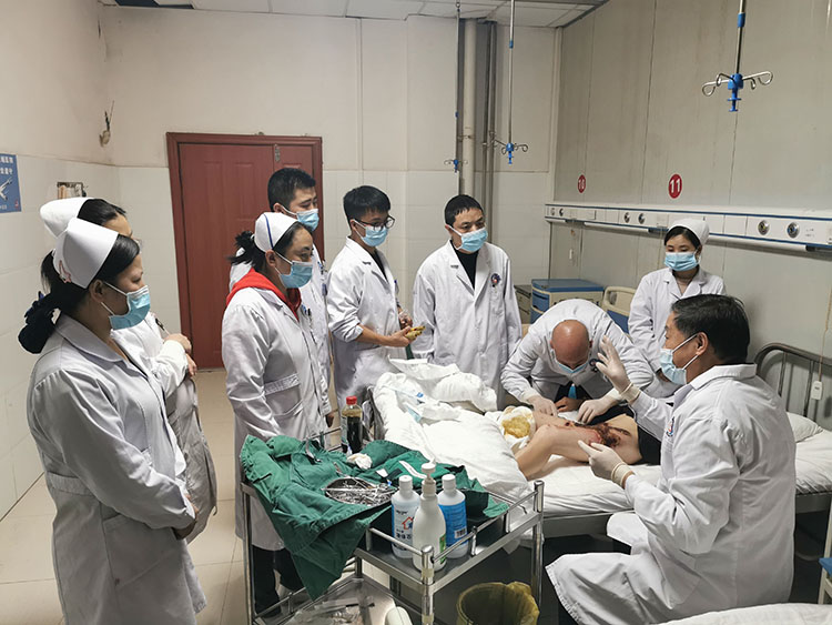 风险久久久久久亚洲精品影院