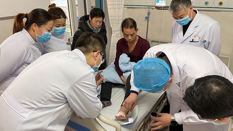 风险久久久久久亚洲精品影院