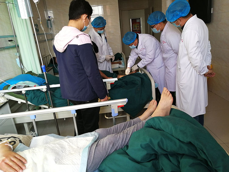 风险久久久久久亚洲精品影院