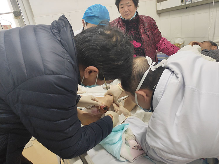 风险久久久久久亚洲精品影院