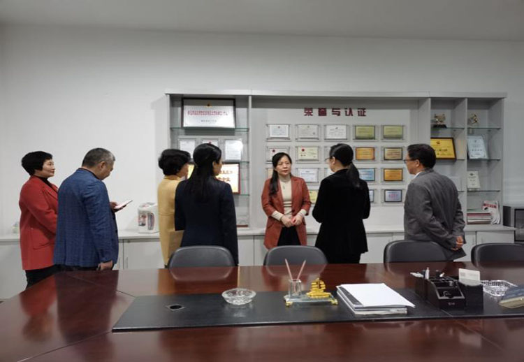 风险久久久久久亚洲精品影院