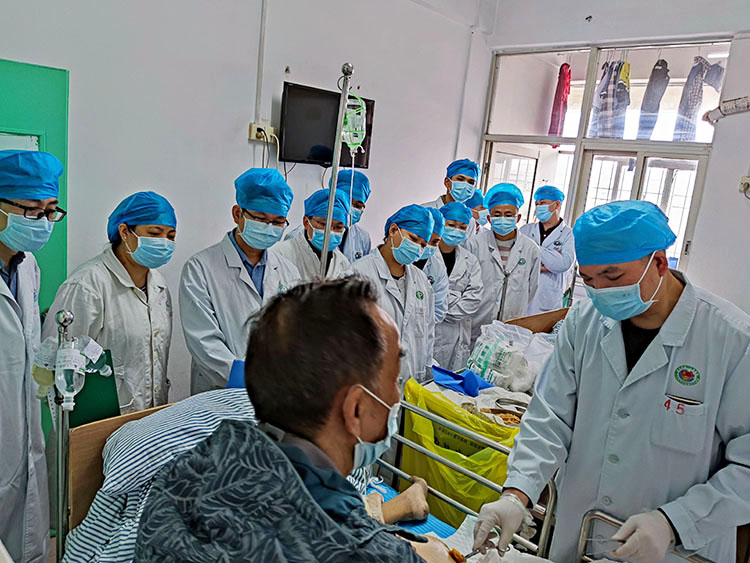 风险久久久久久亚洲精品影院