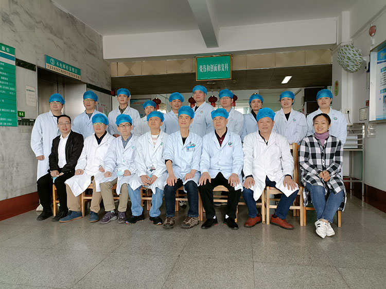 风险久久久久久亚洲精品影院