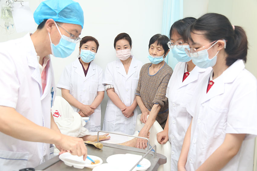 风险久久久久久亚洲精品影院