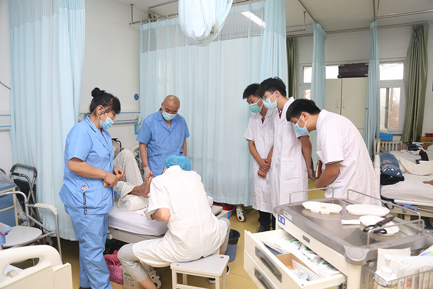 风险久久久久久亚洲精品影院