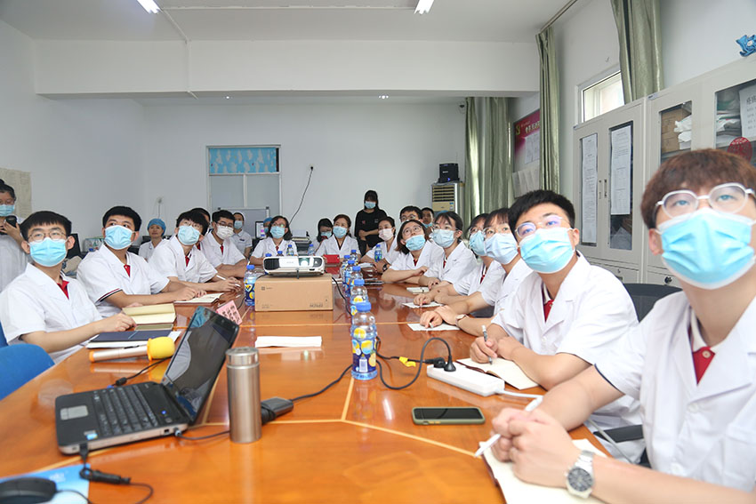 风险久久久久久亚洲精品影院