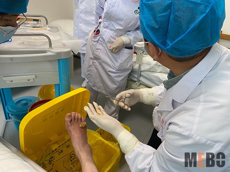 风险久久久久久亚洲精品影院