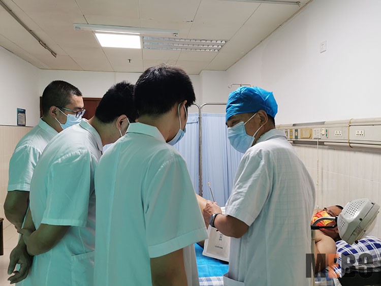 风险久久久久久亚洲精品影院