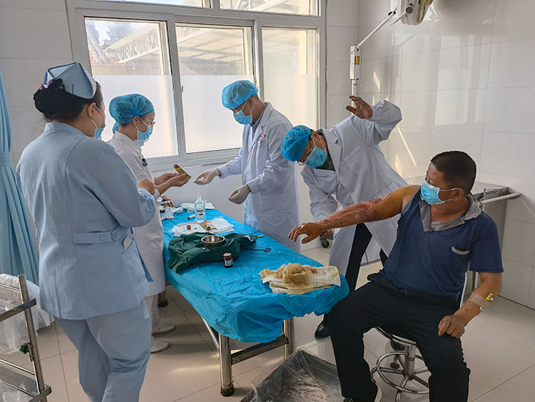 风险久久久久久亚洲精品影院