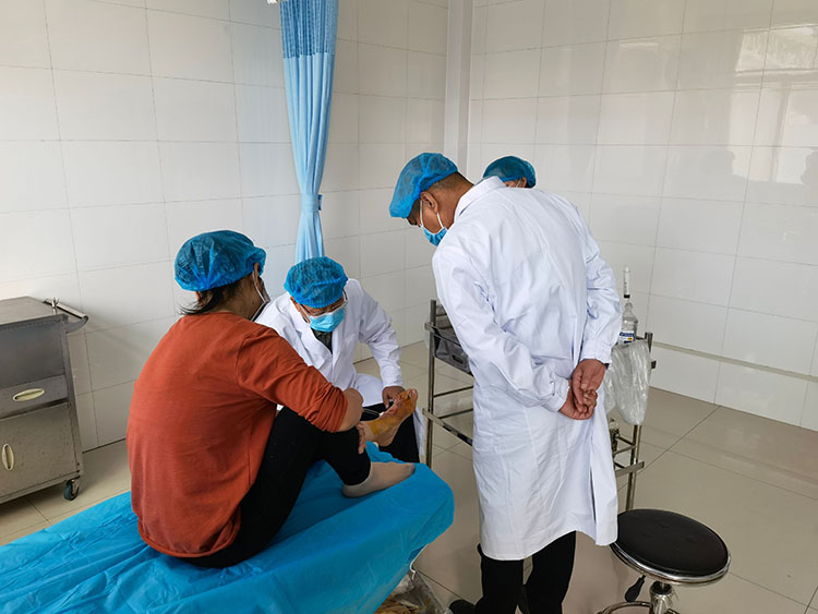 风险久久久久久亚洲精品影院