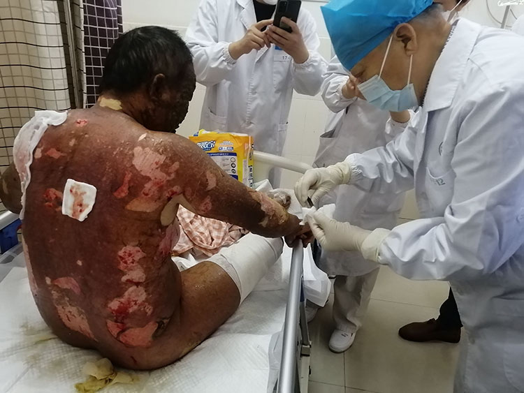 风险久久久久久亚洲精品影院