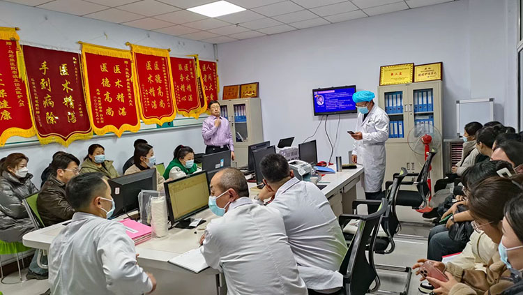 风险久久久久久亚洲精品影院