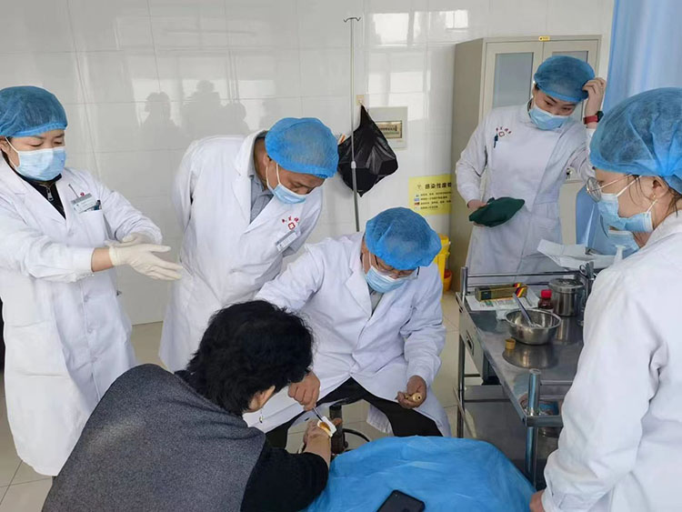 风险久久久久久亚洲精品影院