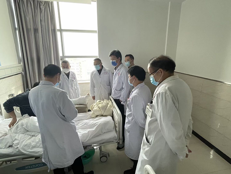 风险久久久久久亚洲精品影院