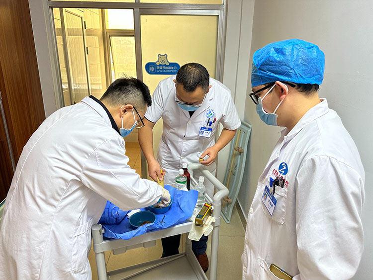 风险久久久久久亚洲精品影院