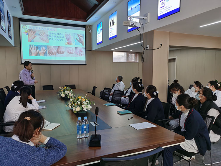 风险久久久久久亚洲精品影院