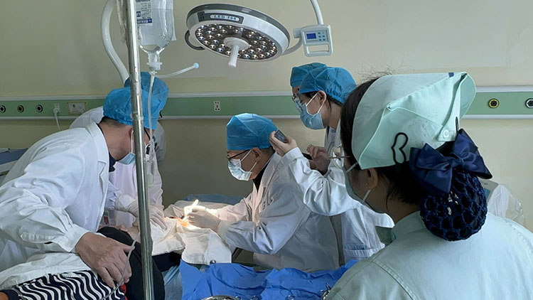 风险久久久久久亚洲精品影院