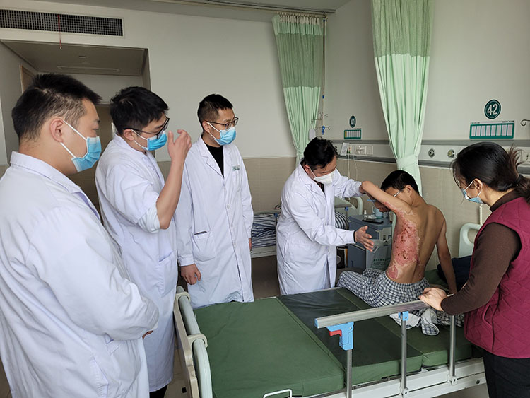 风险久久久久久亚洲精品影院