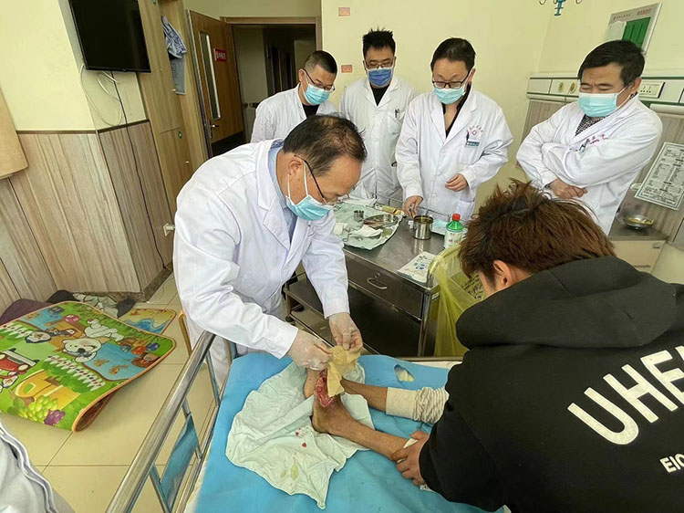 风险久久久久久亚洲精品影院