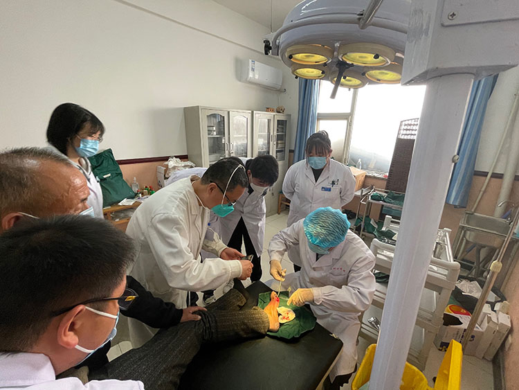 风险久久久久久亚洲精品影院