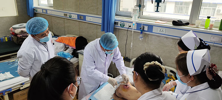 风险久久久久久亚洲精品影院