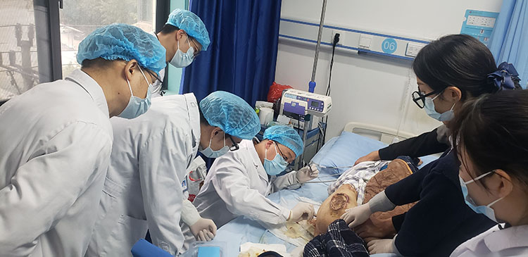 风险久久久久久亚洲精品影院