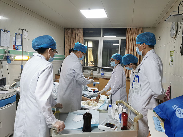 风险久久久久久亚洲精品影院