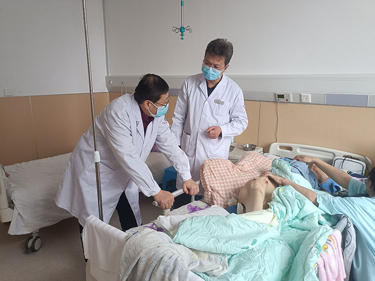 风险久久久久久亚洲精品影院