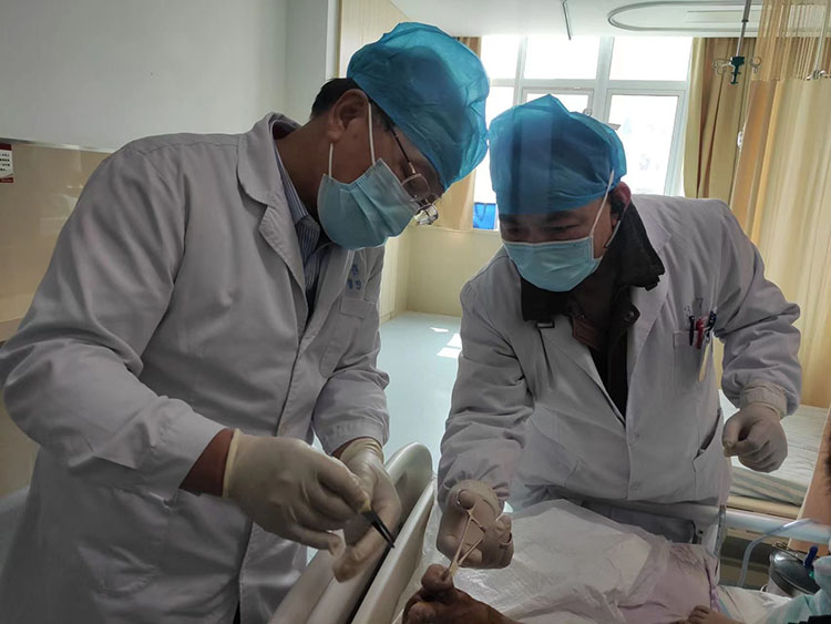 风险久久久久久亚洲精品影院