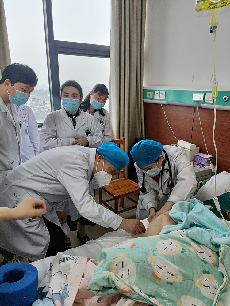 风险久久久久久亚洲精品影院