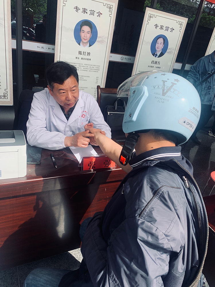 风险久久久久久亚洲精品影院