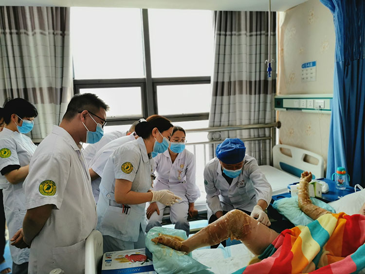 风险久久久久久亚洲精品影院