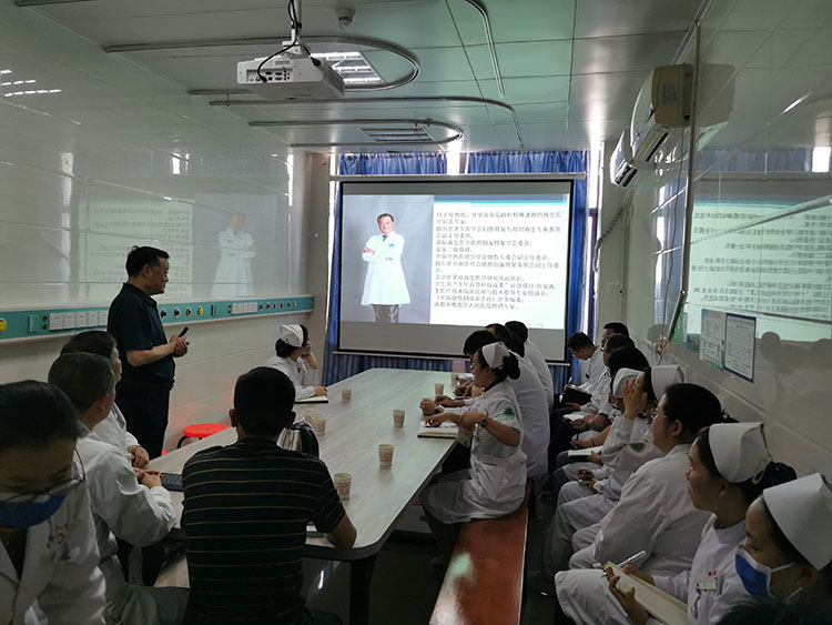 风险久久久久久亚洲精品影院