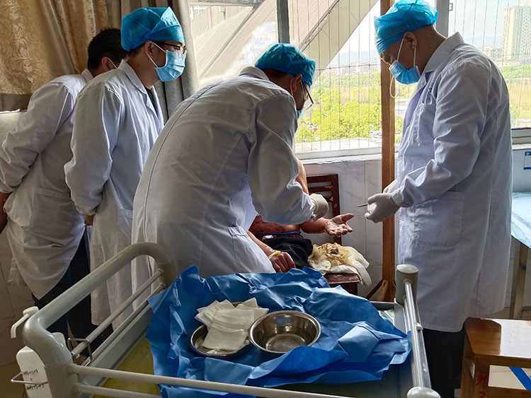 风险久久久久久亚洲精品影院